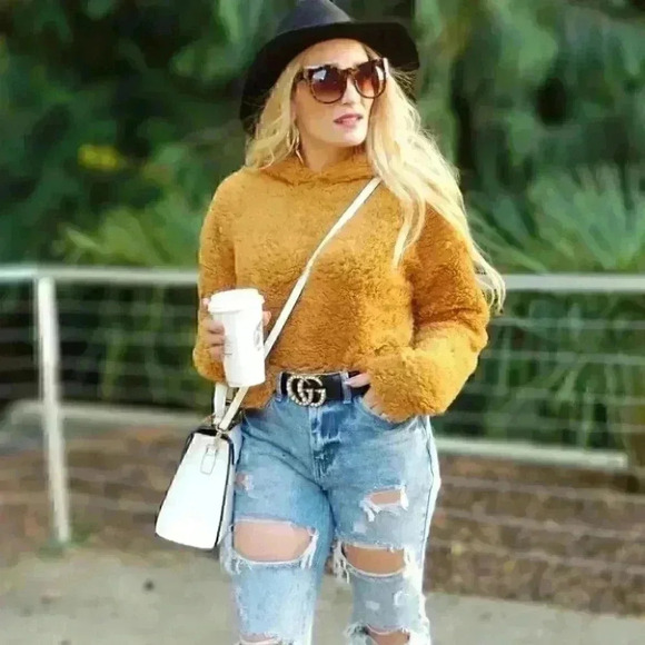 CASUAL DOLLS Ultra Soft Faux Fur Hoodie Top - Picture 9 of 9